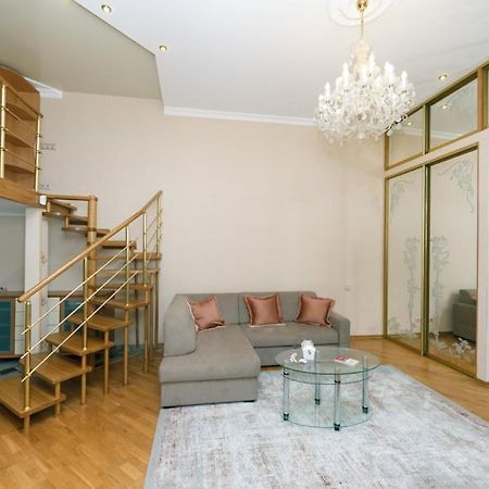 Stylish Two-Level Flat 2 Min From Khreschatyk Kijev Kültér fotó