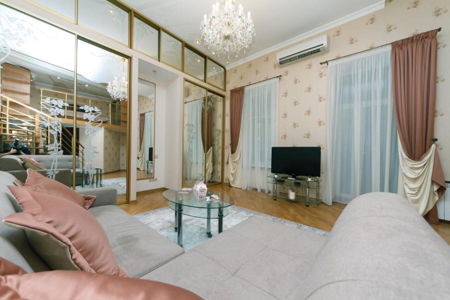 Stylish Two-Level Flat 2 Min From Khreschatyk Kijev Kültér fotó